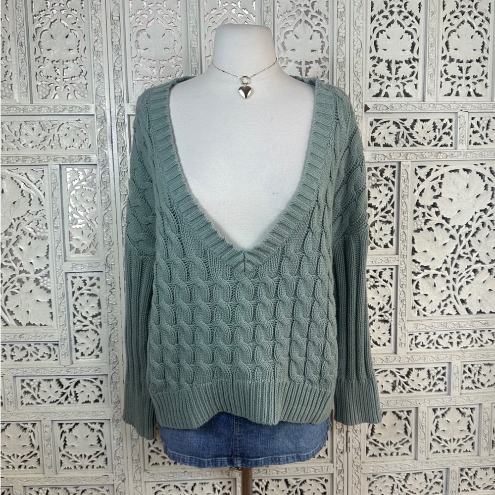 Express Sage Green‎ Oversized Slouchy Deep V Neck Cable Knit Sweater Sz Medium